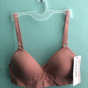 Four Colored Bras/Perfect for Teens